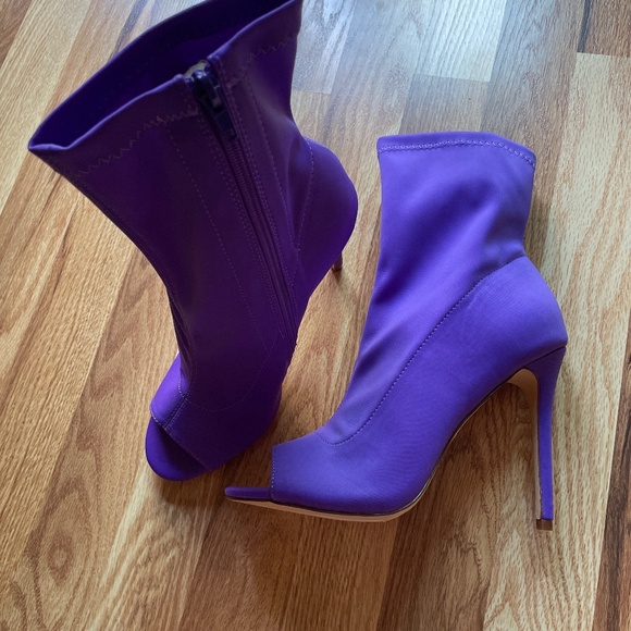 Shoes - Women size 9 Spandex Open Toe Purple High Heel Booties Boots NEW